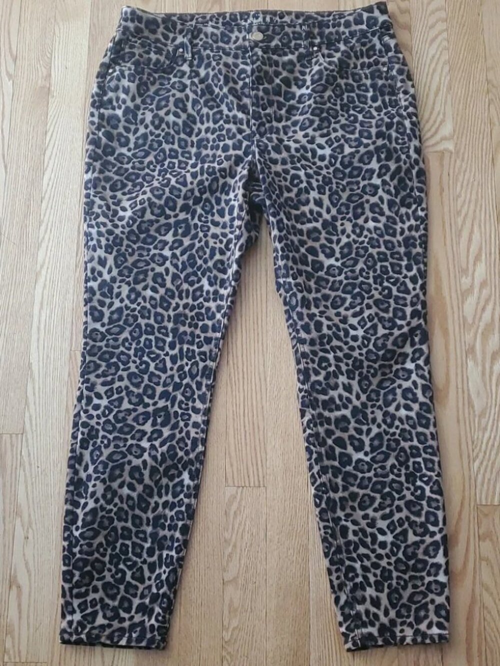 White House Black Market Animal Print The Skinny Ankle Jeans